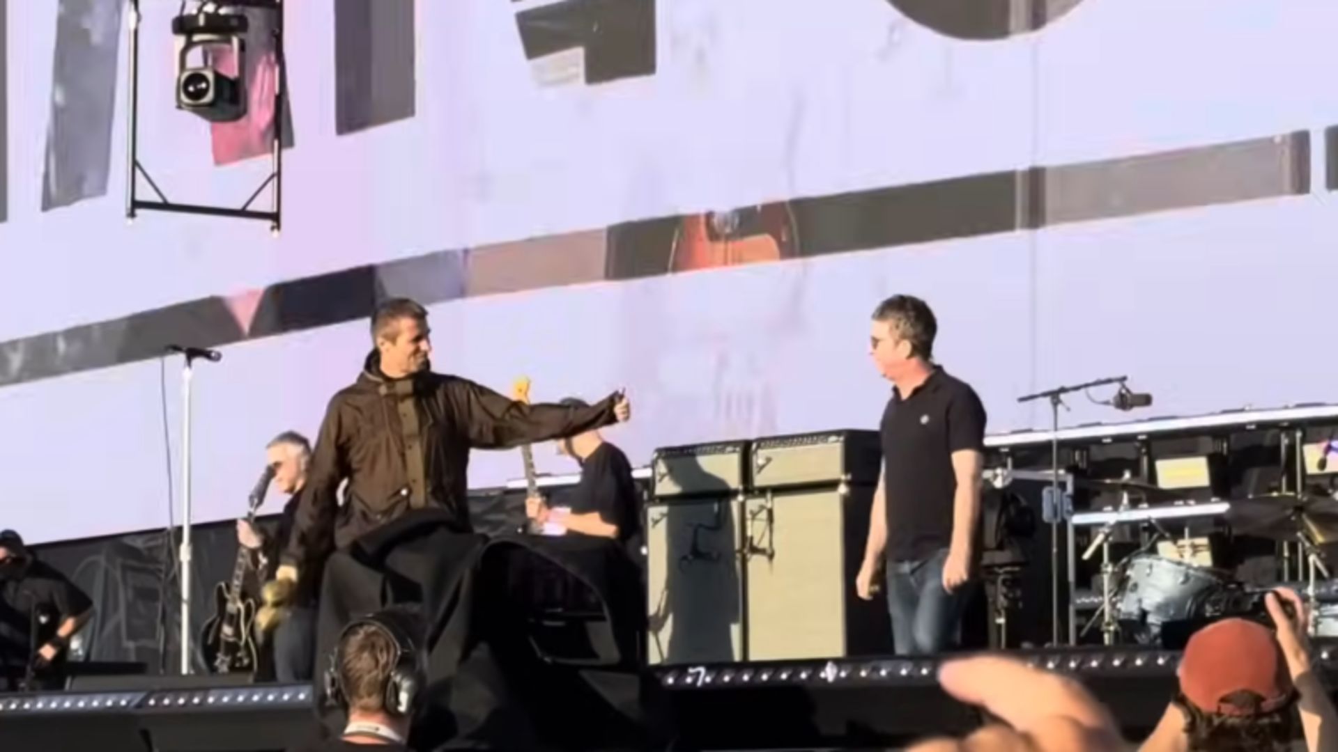 Britpopkoorts in de UK: Oasis stormt hitlijsten binnen na reünie