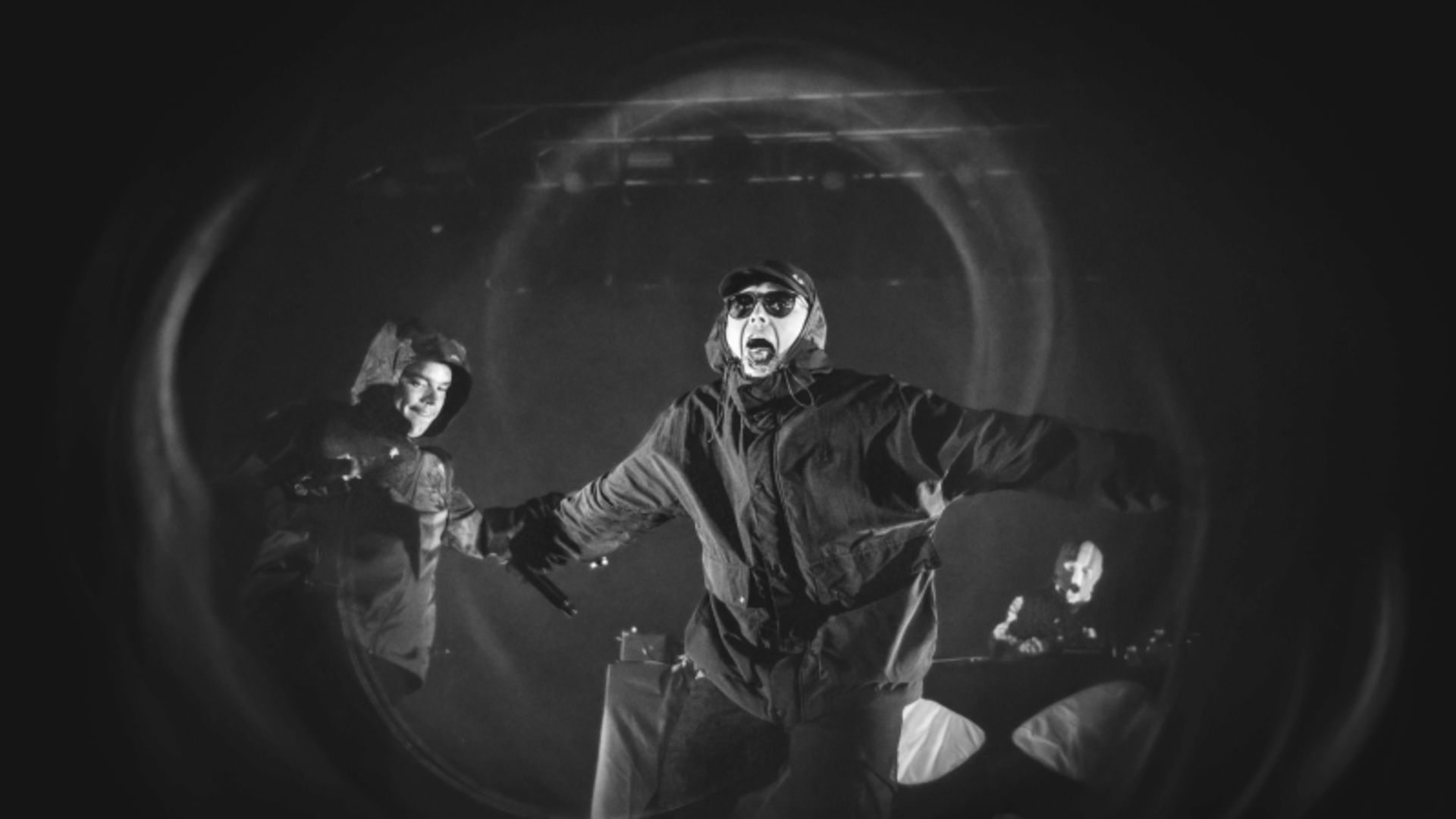 Kneecap geweerd uit Hongarije: omstreden rapgroep liefst drie jaar verbannen